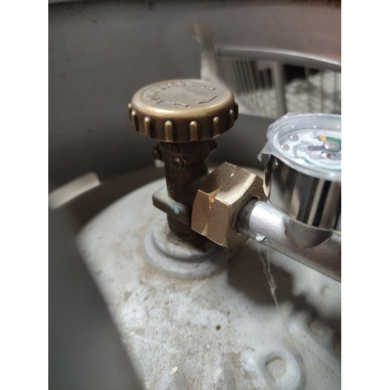 Set regulator de presiune gaz cu manometru si furtun 85 cm Cadac 30mBar Overflow 8510-OF - 8