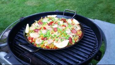 Paella cooked in the Lodge 15'' Carbon Steel Skill
