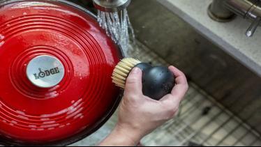 How to Clean your Enamel Dutch Oven